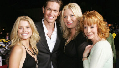 Steve Howey Reba