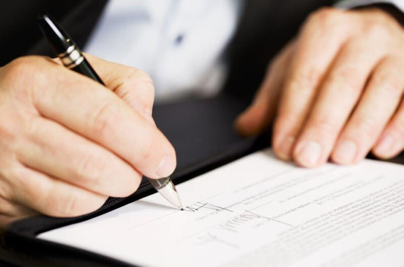What to Look for Before Signing a Multi Trade Construction Contract
